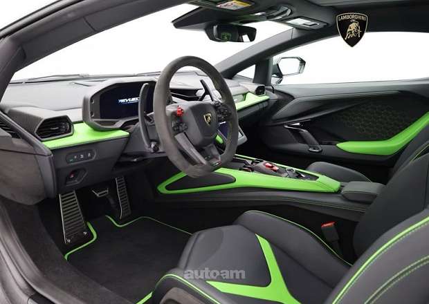 Lamborghini Revuelto