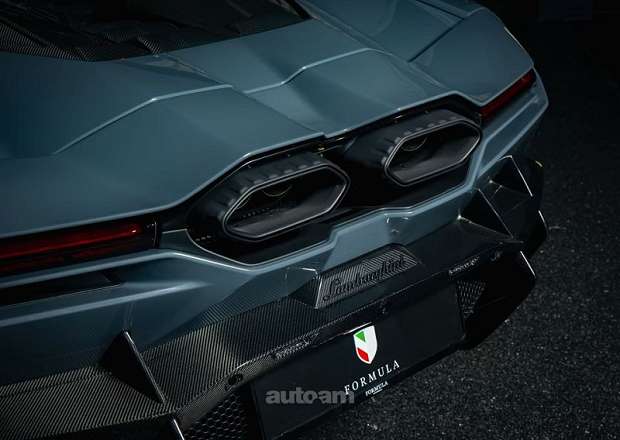 Lamborghini Revuelto