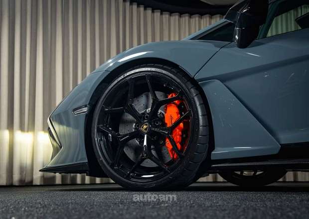 Lamborghini Revuelto