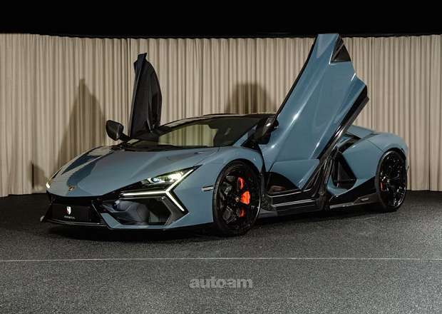 Lamborghini Revuelto