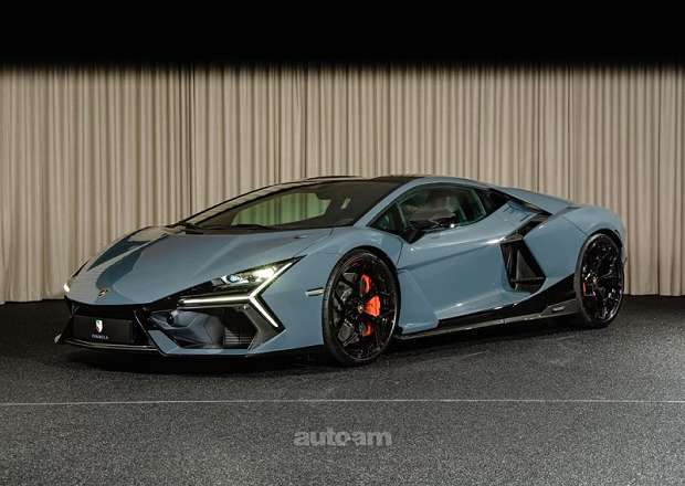 Lamborghini Revuelto