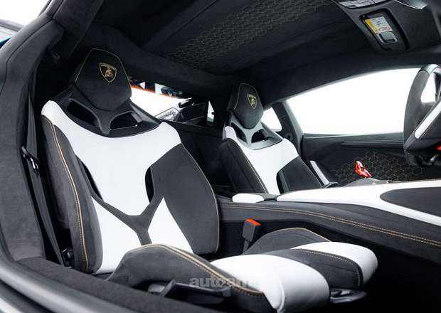 Lamborghini Revuelto