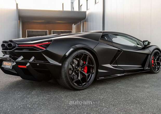 Lamborghini Revuelto