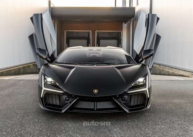 Lamborghini Revuelto