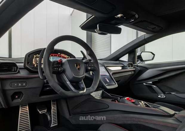 Lamborghini Revuelto
