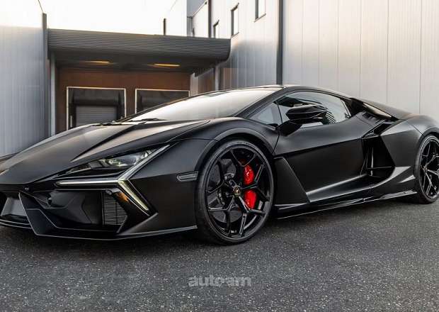 Lamborghini Revuelto