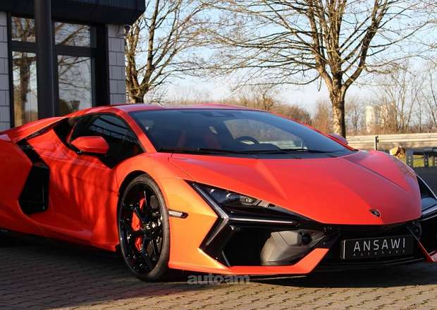 Lamborghini Revuelto