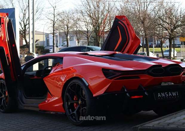 Lamborghini Revuelto