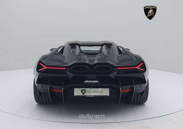 Lamborghini Revuelto