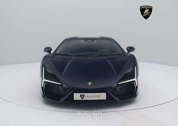 Lamborghini Revuelto