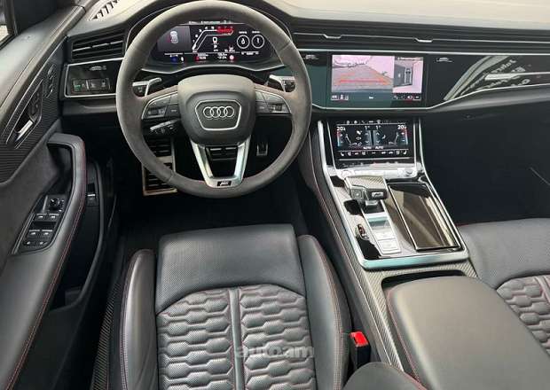 Audi RSQ8