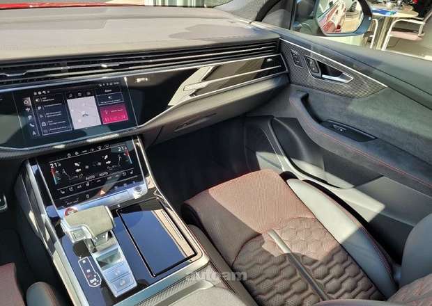 Audi RSQ8