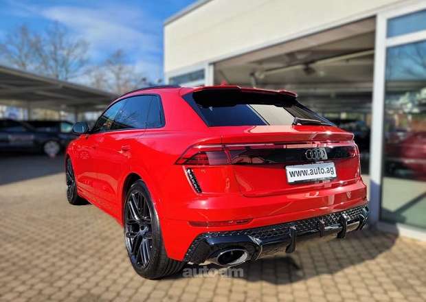 Audi RSQ8