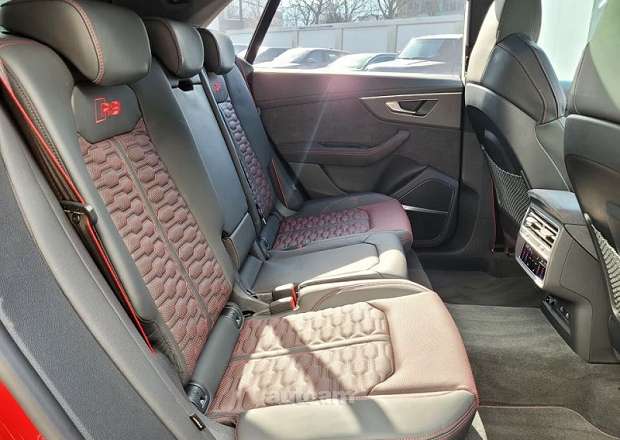 Audi RSQ8