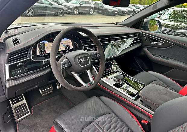 Audi RSQ8