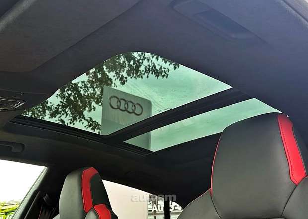 Audi RSQ8