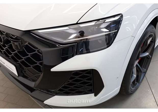 Audi RSQ8