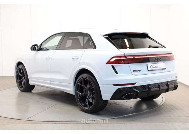 Audi RSQ8