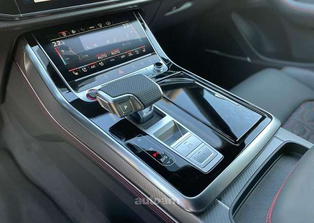 Audi RSQ8