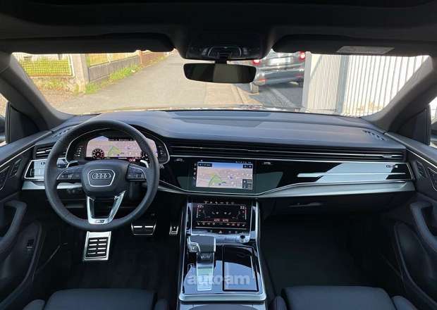 Audi RSQ8