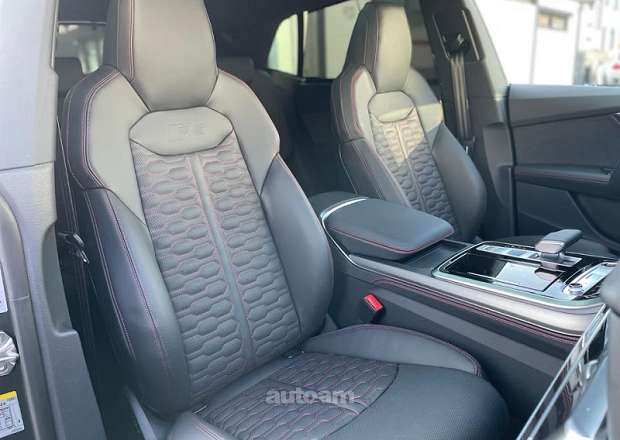 Audi RSQ8