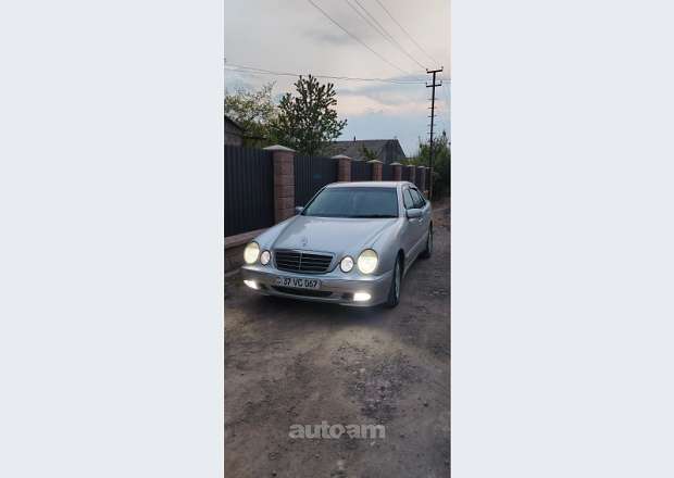 Mercedes-Benz E 200