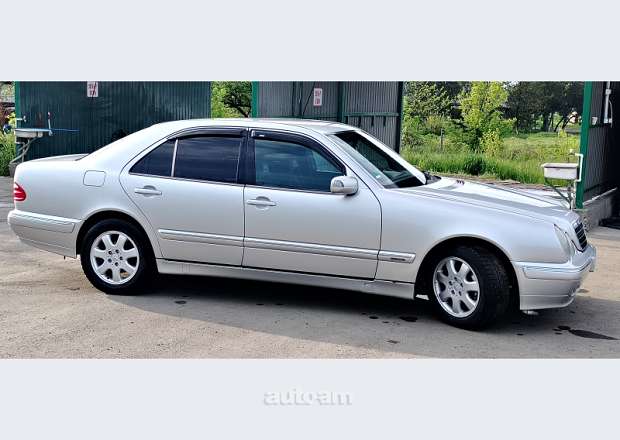 Mercedes-Benz E 200