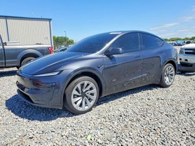 Tesla Model Y  2026 