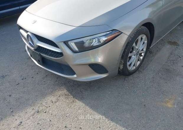 Mercedes-Benz A 220