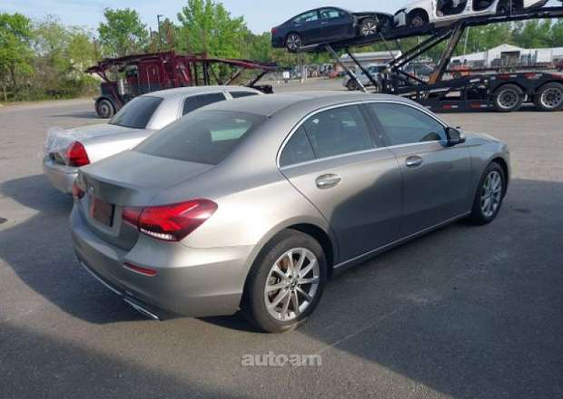 Mercedes-Benz A 220