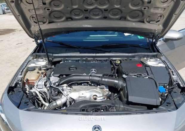 Mercedes-Benz A 220