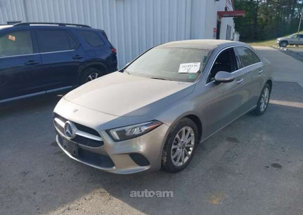 Mercedes-Benz A 220