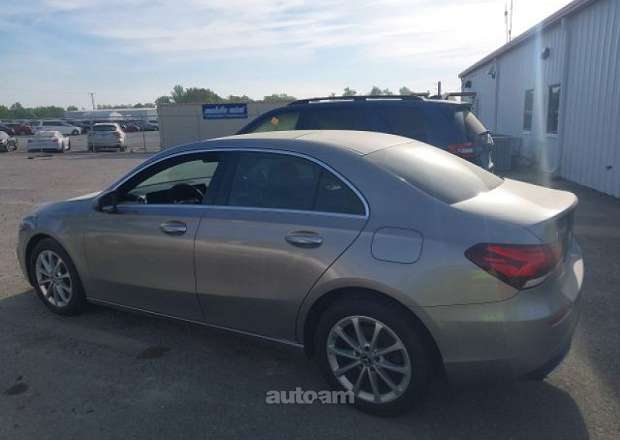 Mercedes-Benz A 220