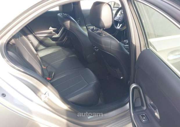 Mercedes-Benz A 220