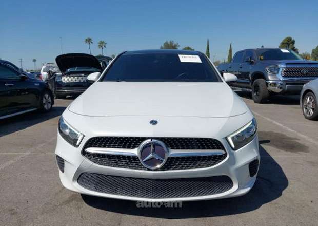 Mercedes-Benz A 220