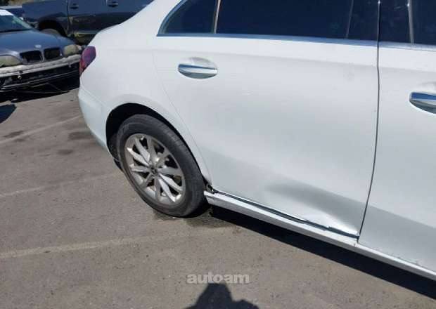 Mercedes-Benz A 220