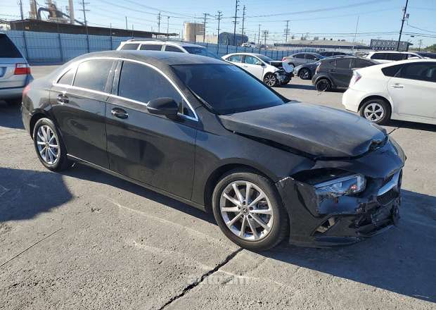 Mercedes-Benz A 220