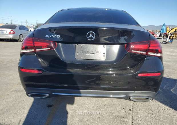 Mercedes-Benz A 220