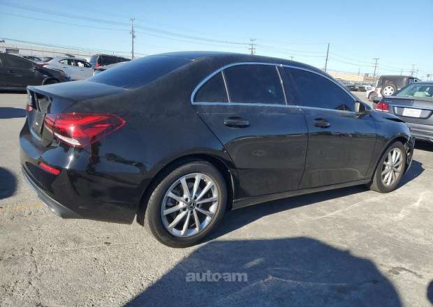 Mercedes-Benz A 220