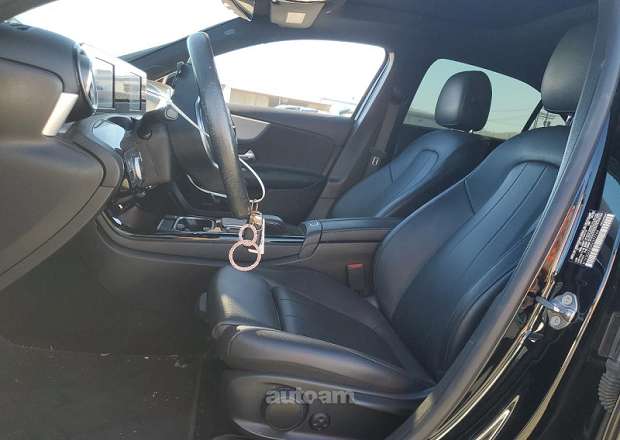 Mercedes-Benz A 220