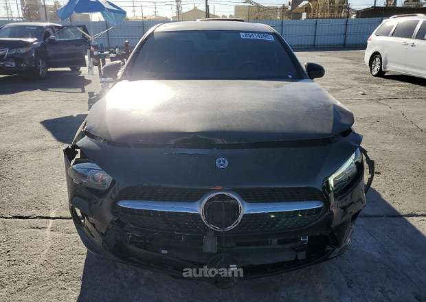 Mercedes-Benz A 220