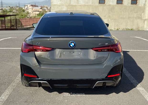 BMW i4