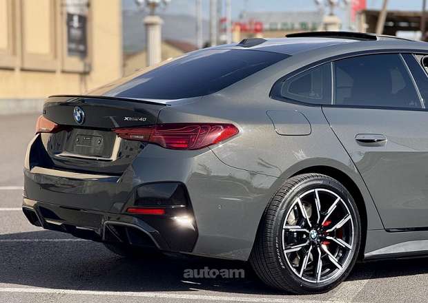 BMW i4
