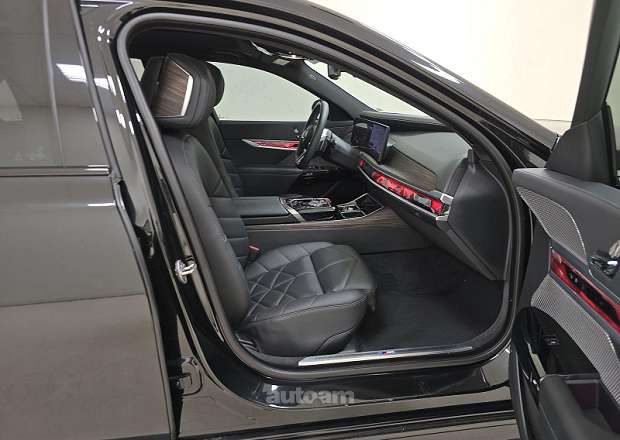 BMW 740