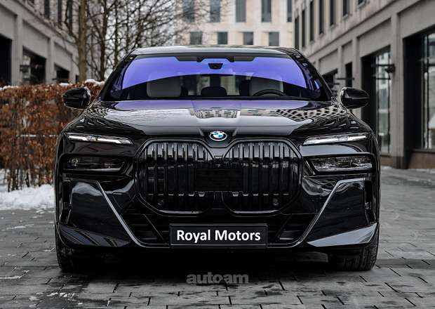 BMW i7