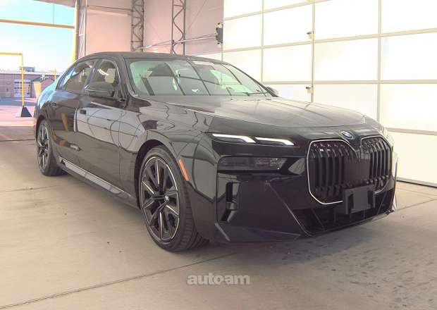 BMW i7