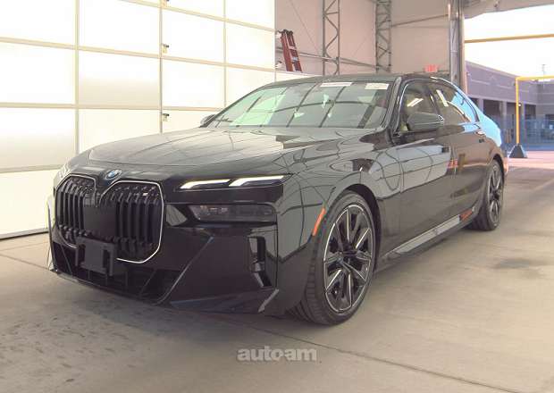 BMW i7