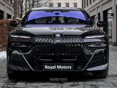 BMW i7  2024 