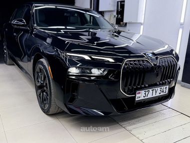 BMW i7  2024 