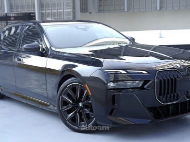 BMW i7  2024 
